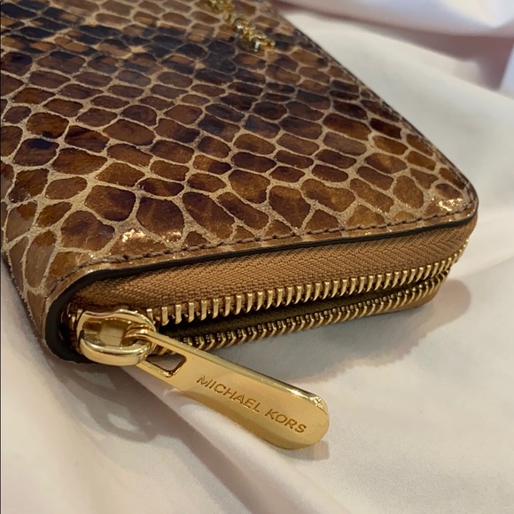 Michael Kors brown snake skin wallet - Picture 2 of 3